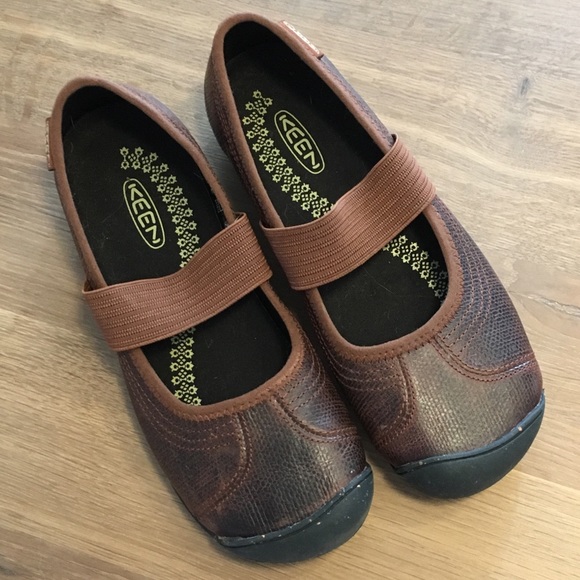 Keen Shoes - EUC Keen Mary Janes Women’s size 7